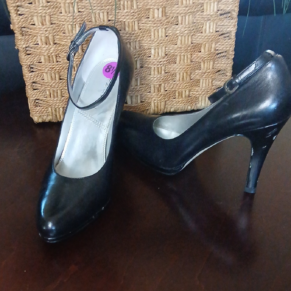 Tahari Black Women's Heels